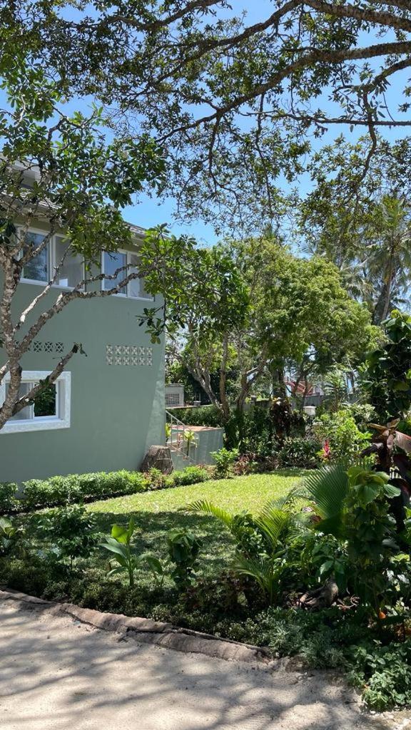 The Pool House & The Colobus House, Bella Seaview, Diani Beach, Kenya Екстериор снимка